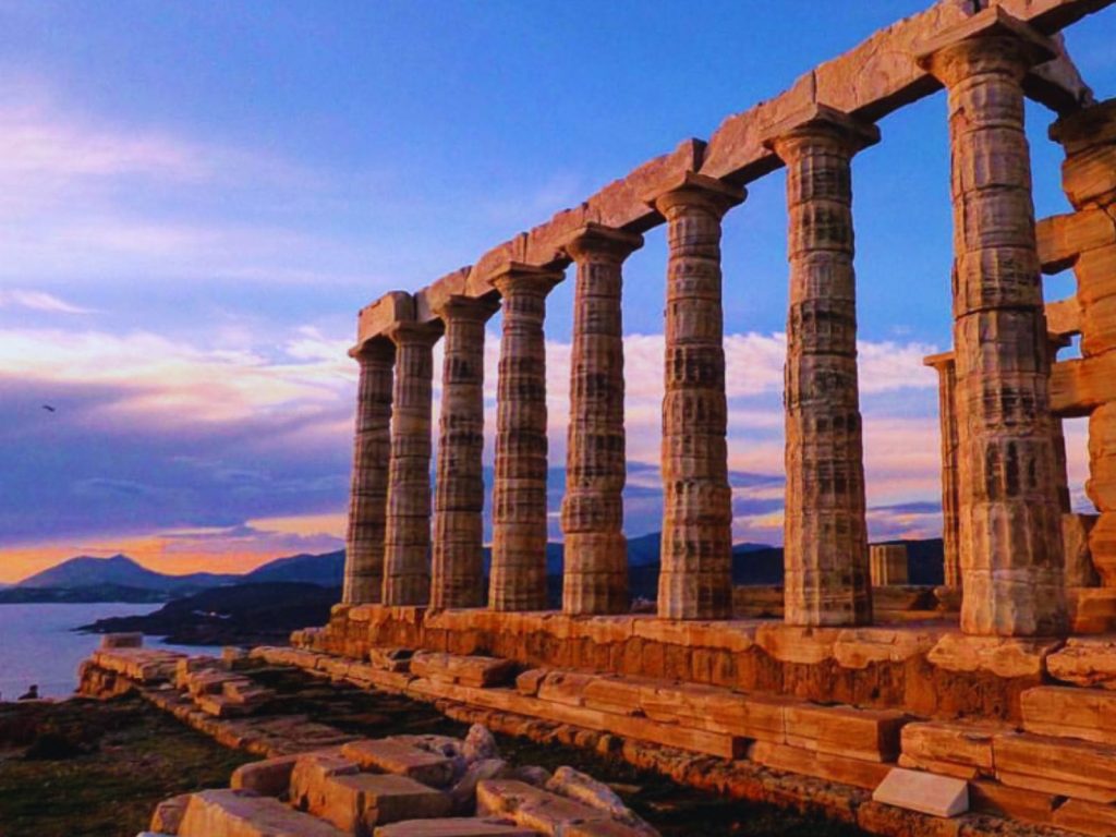 Capo Sunio al tramonto