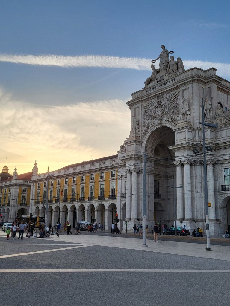 Praca do Comercio a Lisbona al tramonto